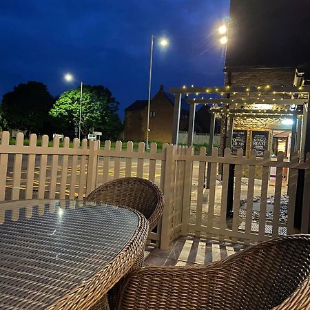 The Queens Head Inn Milton Ernest Exteriör bild
